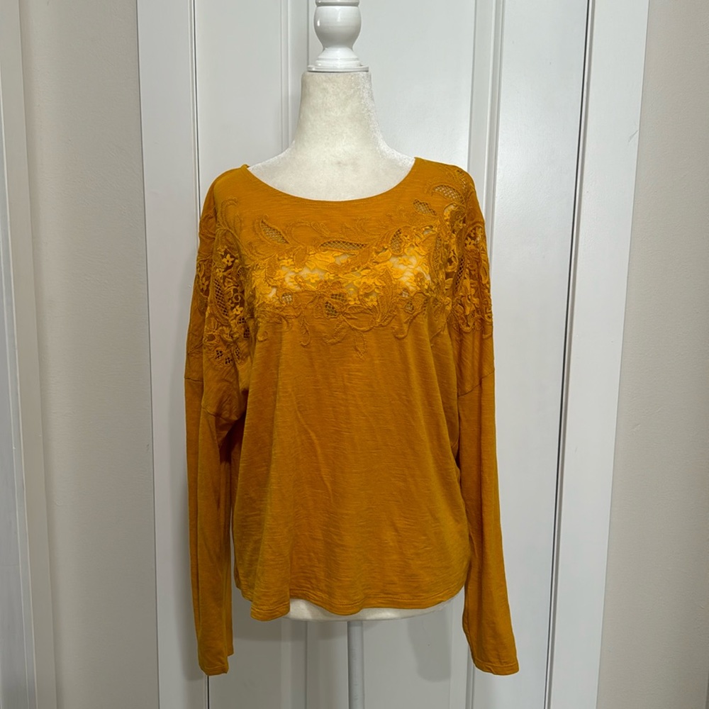 Size L Express Top in Mustard Gold NWT